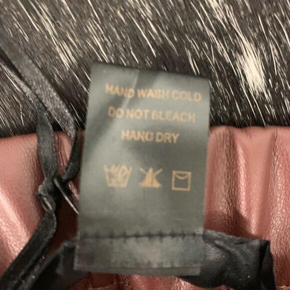 NWT!! Faux Leather Skinny’s - Picture 8 of 10